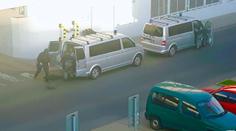 Muž střílel v podzemních garážích, zásahovce chtěl ujet na motorce