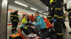 Muž skočil pod metro podruhé za týden. A zase přežil