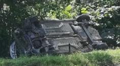 Na Plzeňsku smetl vlak osobák, u Přerova boural náklaďák a dodávka