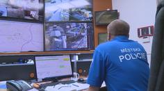 Vydali se na lup v přestrojení za ostrahu. Podezřelou dvojici teď zadržela policie