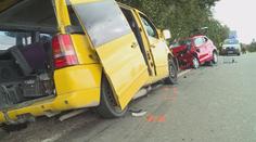 Prudký čelní náraz nepřežil jeden člověk! Další 4 jsou zranění