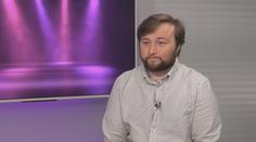 Jeho snem bylo řídit kamion. Nyní hraje v Ulici a učí lidi létat