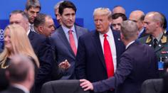 Trump odjel ze summitu NATO dřív, světoví vůdci z něj měli srandu