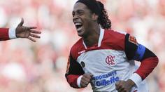 UKAŽ ZUBY! Ronaldinho má nový chrup! Smál se, i když nechtěl