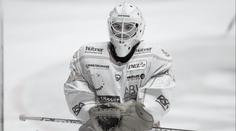 Po boji se zákeřnou nemocí zemřel mladý gólman, na léčbu přispěly i hvězdy NHL