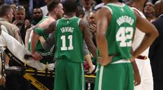 Start NBA zastínilo děsivé zranění. Obhájce titulu senzačně prohrál!