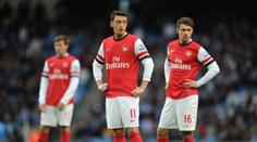 Özil se fanouškům omluvil: Vím, že vás to stálo hodně peněz