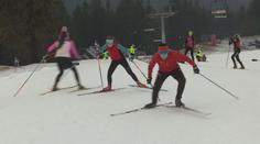 Sníh v Krkonoších přilákal první běžkaře! Zájem o tento sport roste