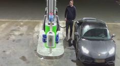 Muž si v únoru půjčil lamborghini, stále ho nevrátil. Pátrá po něm policie