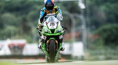 König má za sebou premiéru v superbicích. Po pádu přišlo zlepšení