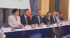 Češi nevěří politikům ani sobě navzájem, ukázal průzkum. Nejlépe dopadla policie