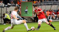 Zápas pro charitu, či ring? Bývalý hráč United poslal soka do špitálu!