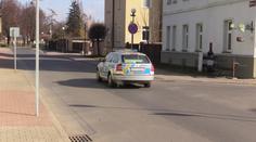 Muž přepadl zlatnictví, prodavačce hrozil zbraní! Hledá ho policie