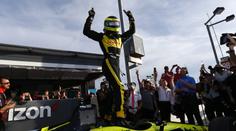 Bourdais se nese na vítězné vlně, ve Phoenixu vyhrál kvalifikaci