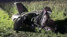 Mrazivá nehoda u Olštýna: Řidič zdemoloval auto před sebou a utekl. Zemřelo 2leté dítě