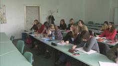Studenti i učitelé chtějí změnit podobu státních zkoušek. Inspirují se v zahraničí