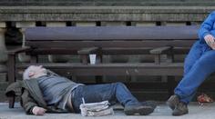 Zombie droga řádí nejen v Česku. Toto jsou její účinky
