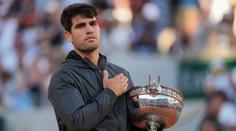 Drama na French Open. Po pětisetové bitvě mezi muži kraluje Alcaraz