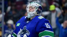 Komplikace pro Vancouver. Přišel o zraněného brankáře Demka