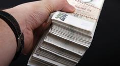 POTVRZENO: Kvůli politikům přicházíme o tisíce! Spočítejte si, kolik jste prodělali vy