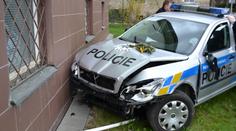 Policisté při honičce v Šumperku zdemolovali auto! GALERIE
