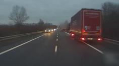VIDEO: Kamion zběsile uháněl v protisměru. Řidiči museli rychle uhýbat