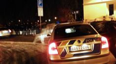 Policie ho vykázala z bytu kvůli násilí, potom ho chytila opilého v autě