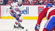 Místo gólové oslavy tvrdý pád. Čech se v AHL stal obětí surového zákroku