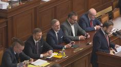 Důvěra politikům dál klesá. Spokojená už je jen desetina Čechů