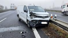 Hromadná nehoda šesti aut uzavřela dálnici D35