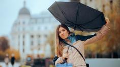 Meteorologové zpřísnili výstrahu. Silný vítr ohrozí Česko mnohem víc