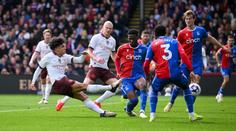 Studená sprcha, pak velký obrat. City setlo Crystal Palace, Arsenal je zase první