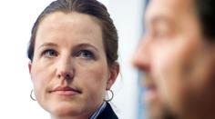 Zmatky uvnitř VV: John má tři kandidáty na ministra školství, Peake jen dva