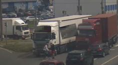 Ostrava: Cyklista vybržďoval kamion! Nebezpečný manévr zachytila kamera
