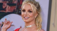 Nepřibírám kvůli jídlu, raduje se Britney Spears. S partnerem čeká dítě