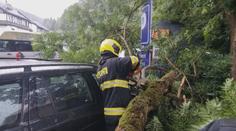 Části Čech spláchl extrémní déšť, zaměstnal hasiče i zemědělce