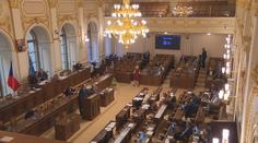 Poslanci budou muset do práce chodit střízliví. STAN navrhuje nový zákon