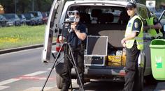 Přezdívky policistů: Proč se jim říká šmoulové, švestky nebo benga