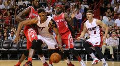 Velký obrat Miami řídili Whiteside a Wade, Houston přepsal historii