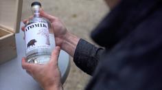 Ukrajina zabavila pálenku vyrobenou z jablek z Černobylu. Celkem 1500 lahví