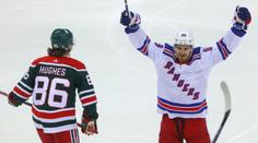 Český obránce dal svůj druhý gól v NHL. Za Rangers bodoval i Chytil