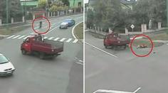 ŠÍLENÉ VIDEO: Auto nedalo přednost a smetlo cyklistu!
