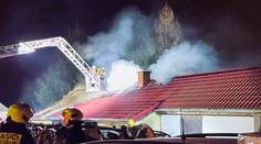 Muž doléval benzín do traktůrku. Vyhořel a do nemocnice letěl vrtulníkem