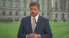 Vláda se rozhodla Mlejnka neodvolat. Měl také sehrát pozitivní roli při objasňování kauzy Dozimetr