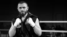 Tragédie. Dosud neporažený boxer byl ubodán k smrti. Zanechal po sobě tři děti