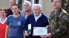 Je mu 102 let a kandiduje do zastupitelstva. Vyučil se za 1. republiky