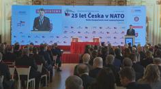 Sláva na Hradě. Překvapil smutný Nečas, pohublý Topolánek i zarostlý Langer