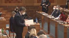Kvůli ruské invazi se sešli i senátoři. Podle některých ČR pomáhá málo