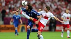 Dvě červené i penalta. Úvod EURA přinesl remízu Polska s Řeckem