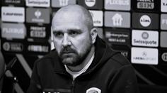Děsivý moment v Srbsku. Trenér během zápasu zkolaboval, cestou do nemocnice zemřel